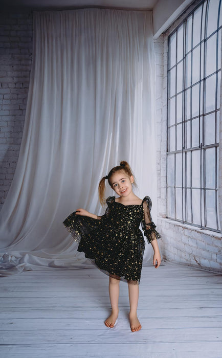 Curtain Grunge Room Sweep (WM)