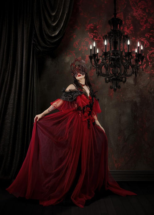 SWEEPS Black Damask (WM)