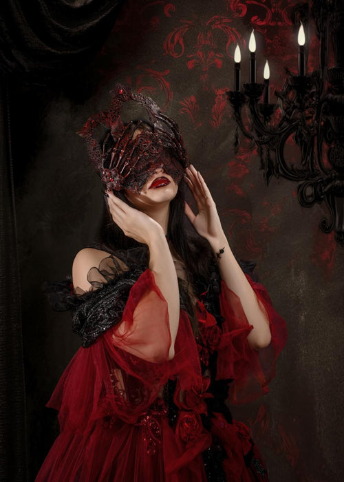 SWEEPS Black Damask (WM)