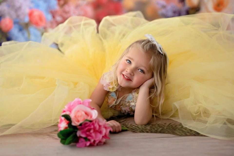 Bloomscape Arched Flora Sweeps (CC)