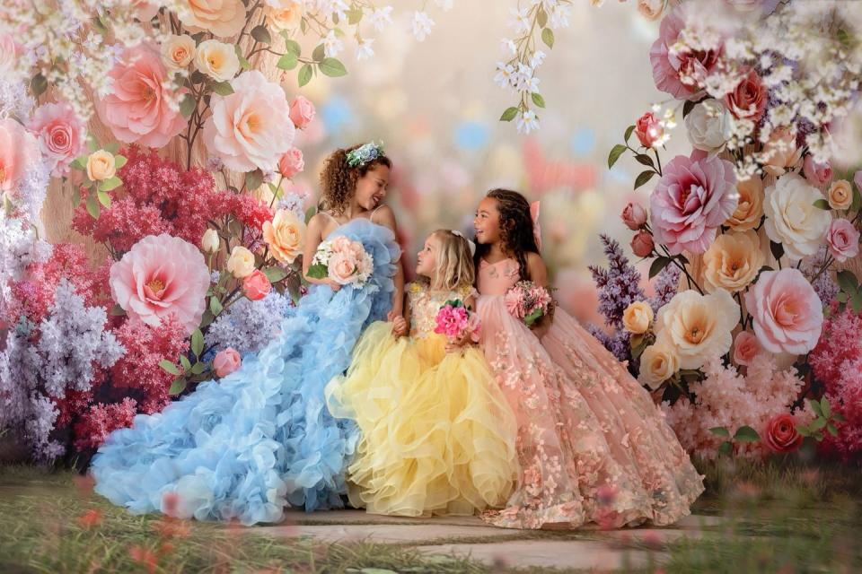 Bloomscape Arched Flora Sweeps (CC)