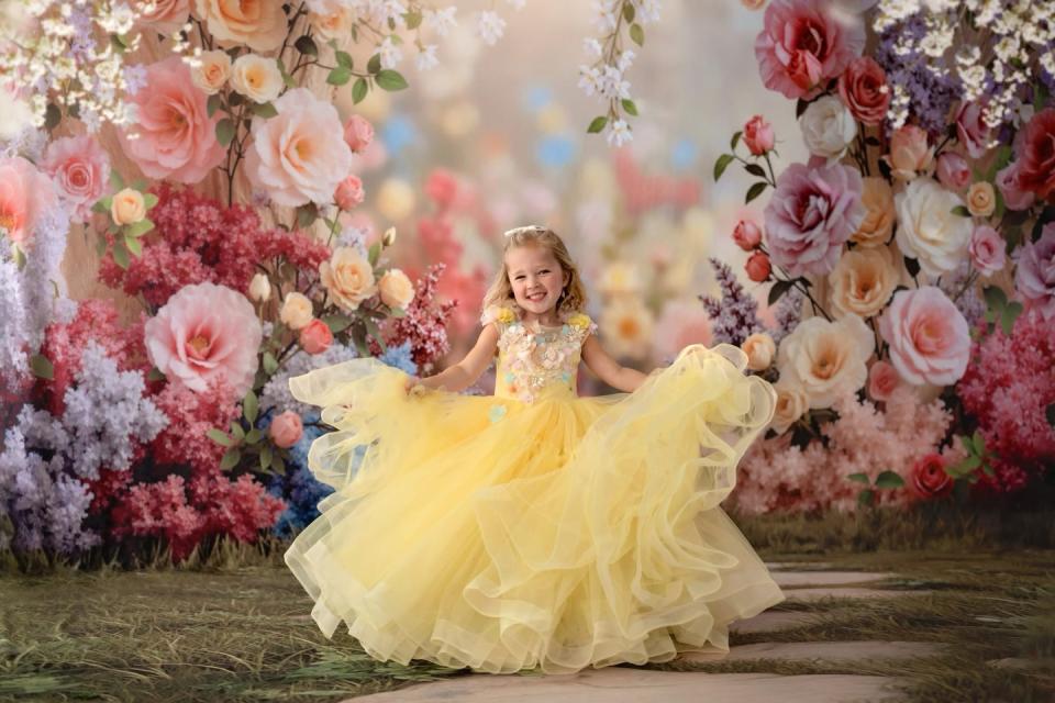 Bloomscape Arched Flora Sweeps (CC)