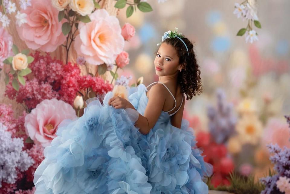 Bloomscape Arched Flora (CC)