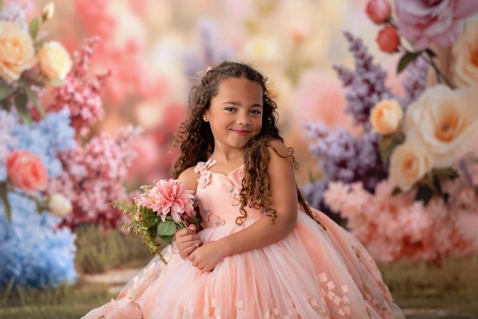 Bloomscape Arched Flora (CC)