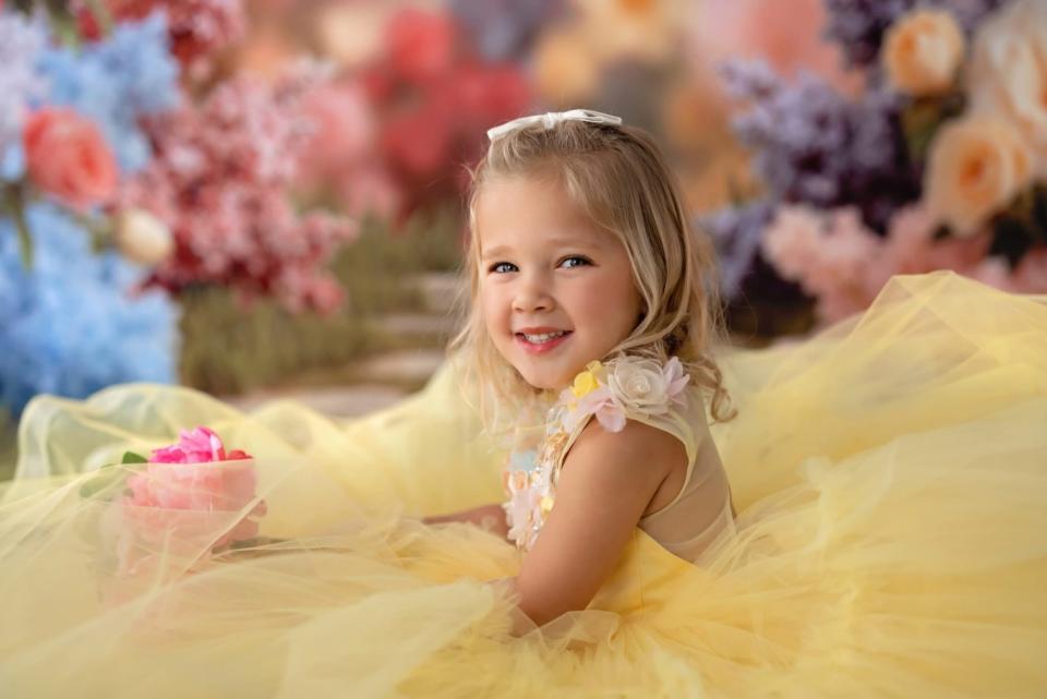 Bloomscape Arched Flora (CC)