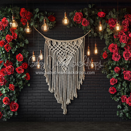 Corner Loft Red Rose Macrame (CC)
