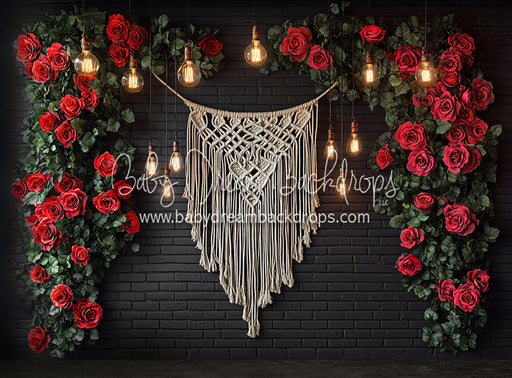 Corner Loft Red Rose Macrame (CC)
