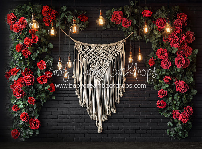Corner Loft Red Rose Macrame (CC)