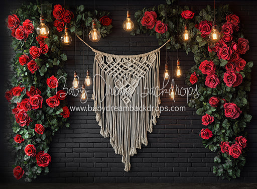 Corner Loft Red Rose Macrame (CC)