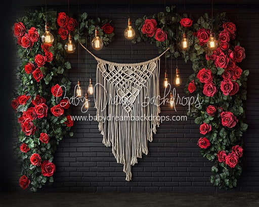 Corner Loft Red Rose Macrame (CC)