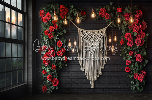 Corner Loft Red Rose Macrame (CC)