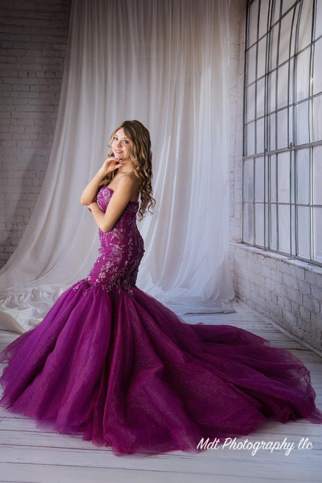 Curtain Grunge Room Sweep (WM)