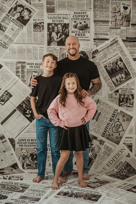 Love Makes Headlines Papers Sweeps (CC)