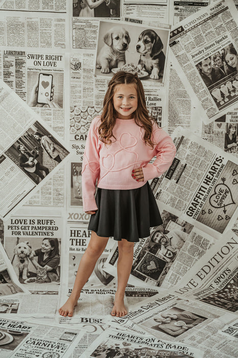 Love Makes Headlines Papers Sweeps (CC)