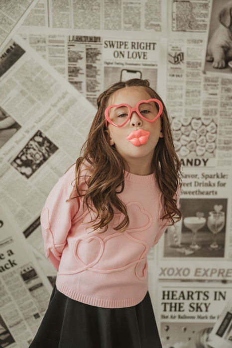 Love Makes Headlines Papers Sweeps (CC)