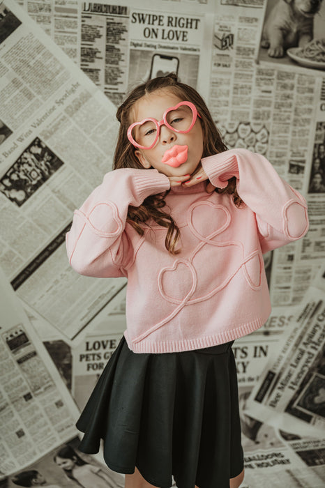 Love Makes Headlines Papers Sweeps (CC)