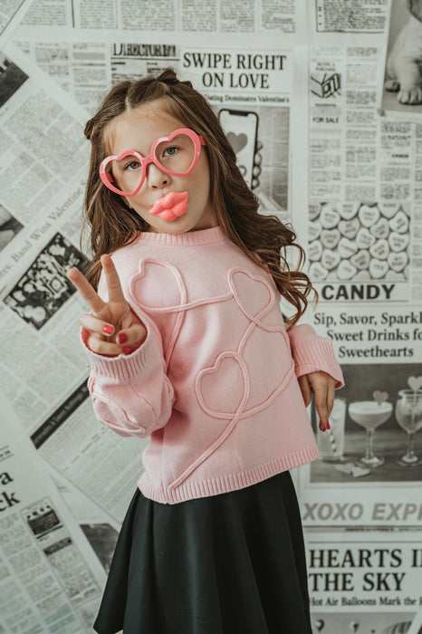 Love Makes Headlines Papers Sweeps (CC)