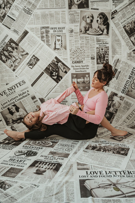 Love Makes Headlines Papers Sweeps (CC)