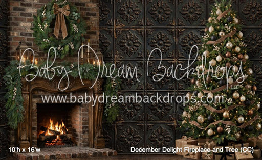 December Delight Fireplace and Tree (CC)