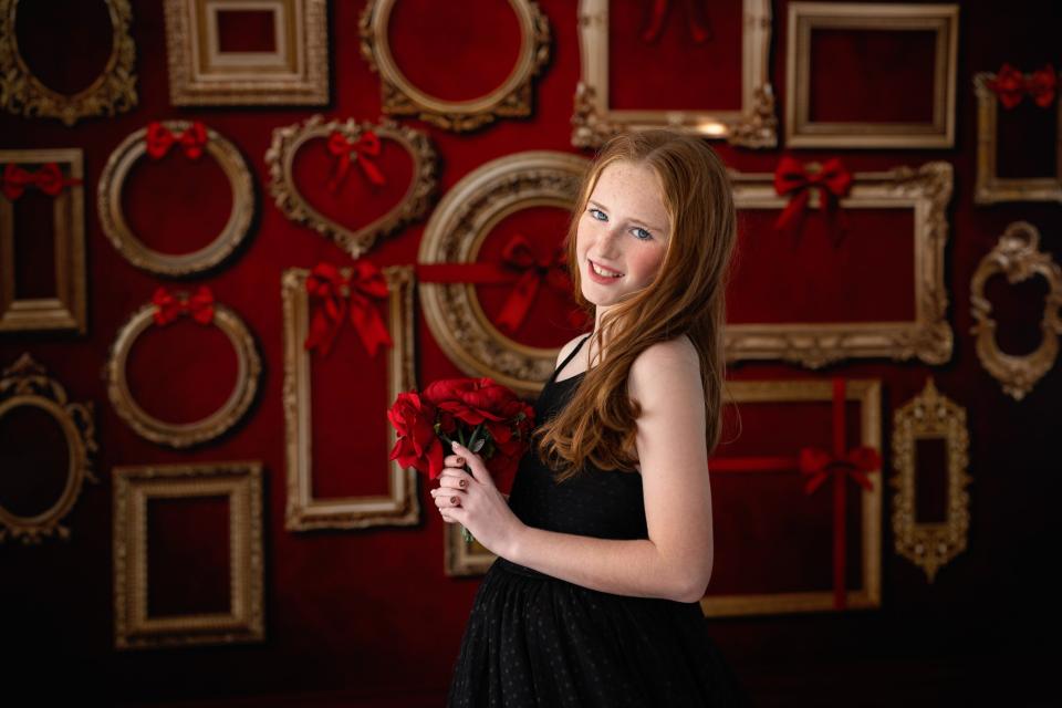 The Gilded Gallery Velvet Rouge (WM)