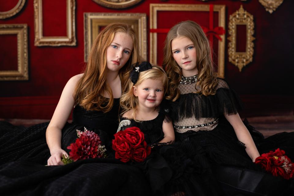 The Gilded Gallery Velvet Rouge (WM)