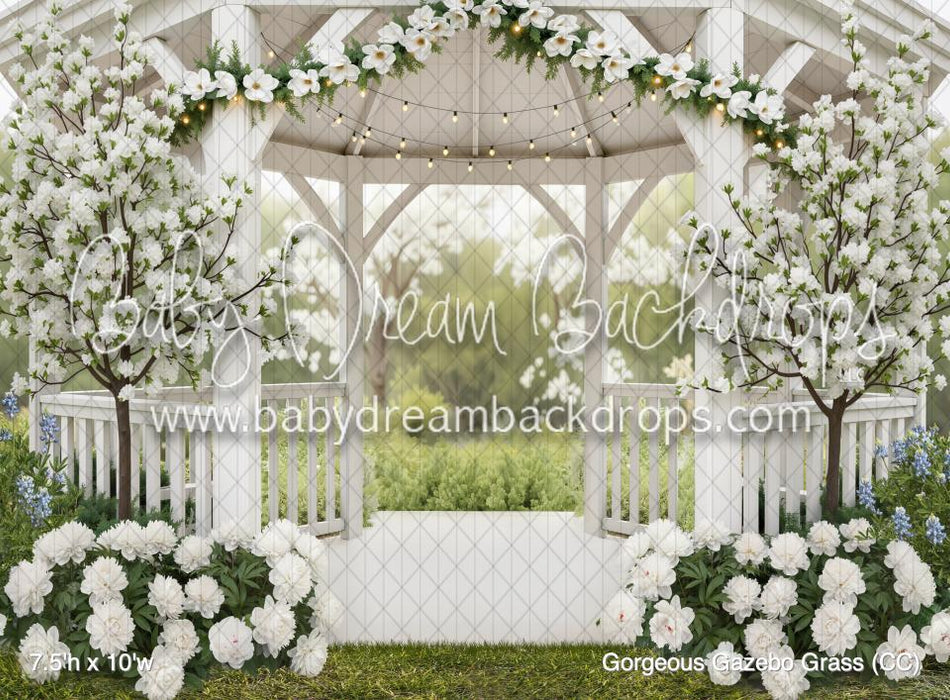 Gorgeous Gazebo Grass (CC)