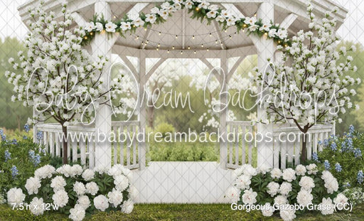 Gorgeous Gazebo Grass (CC)