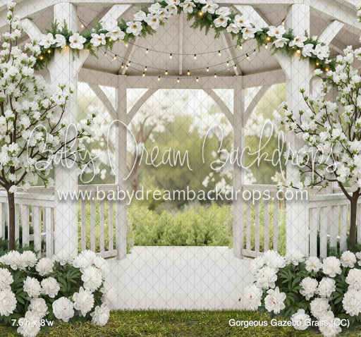 Gorgeous Gazebo Grass (CC)