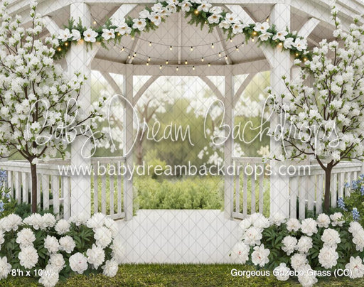 Gorgeous Gazebo Grass (CC)