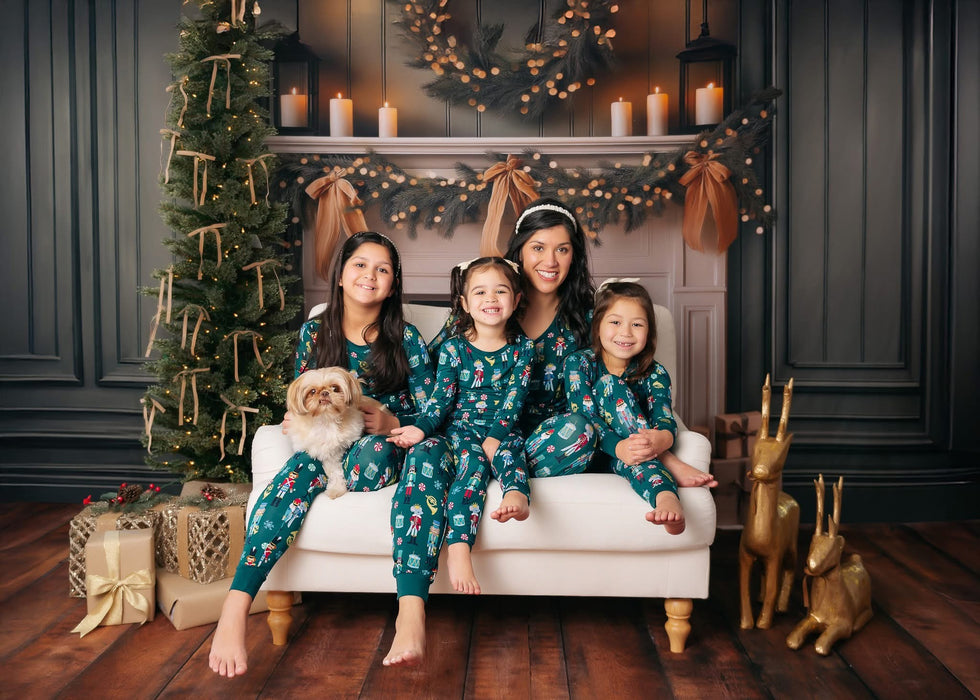 Magnolia Noel Fireplace (JA)