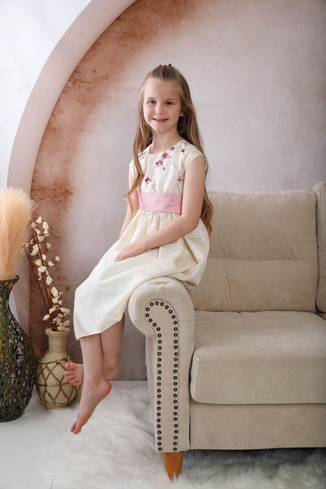 Beige Arch Wall 3 Flipped (MD)