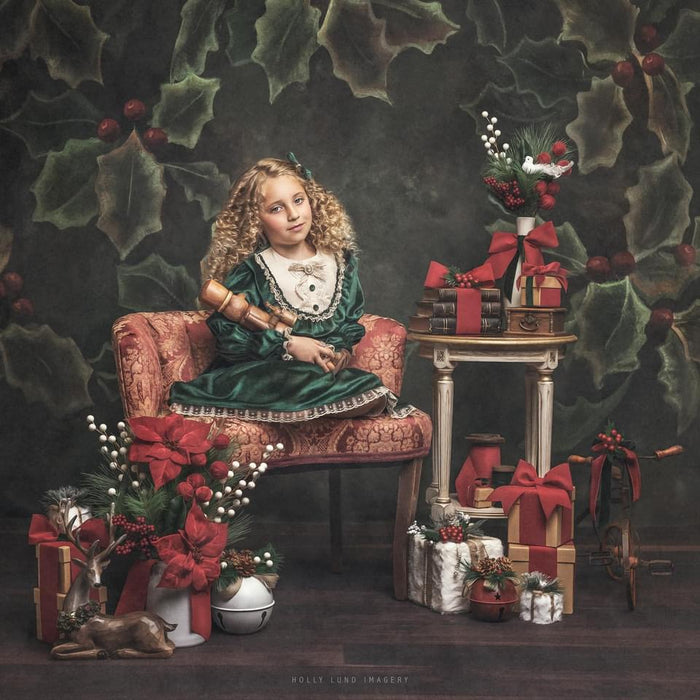 Heirloom Holly Harmony (SS)