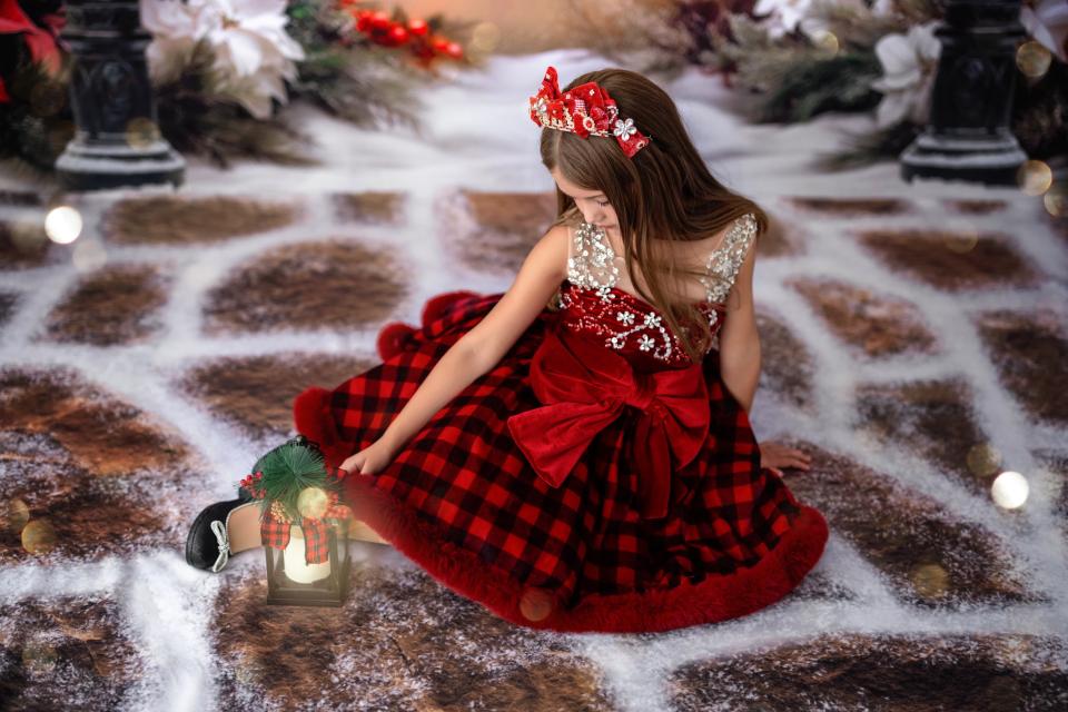 Snowy Rusty Stones  (CC)