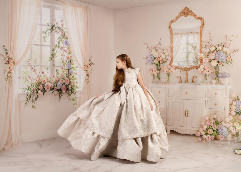 RTS FBK AMBASSADOR SAMPLES 8x10 Dream Fleece Morning Petal Vanity (No Windows) (WM) (Whitney)