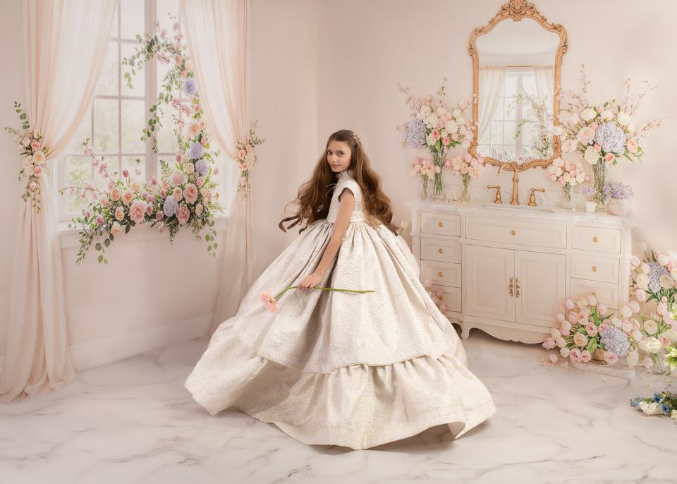 RTS FBK AMBASSADOR SAMPLES 8x10 Dream Fleece Morning Petal Vanity (No Windows) (WM) (Whitney)