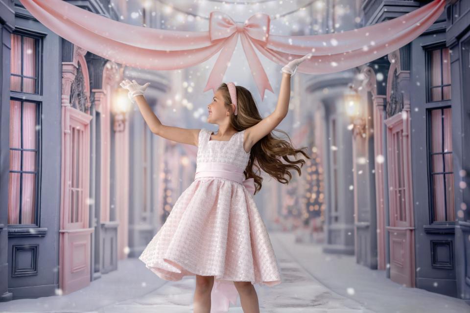 Nutcracker Theater Street (JA)