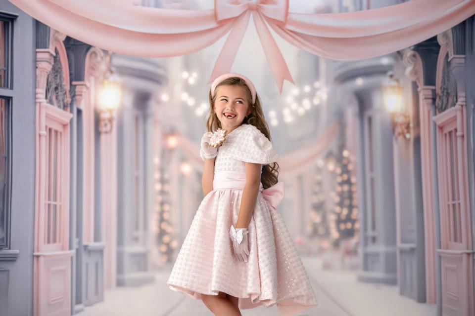 Nutcracker Theater Street (JA)