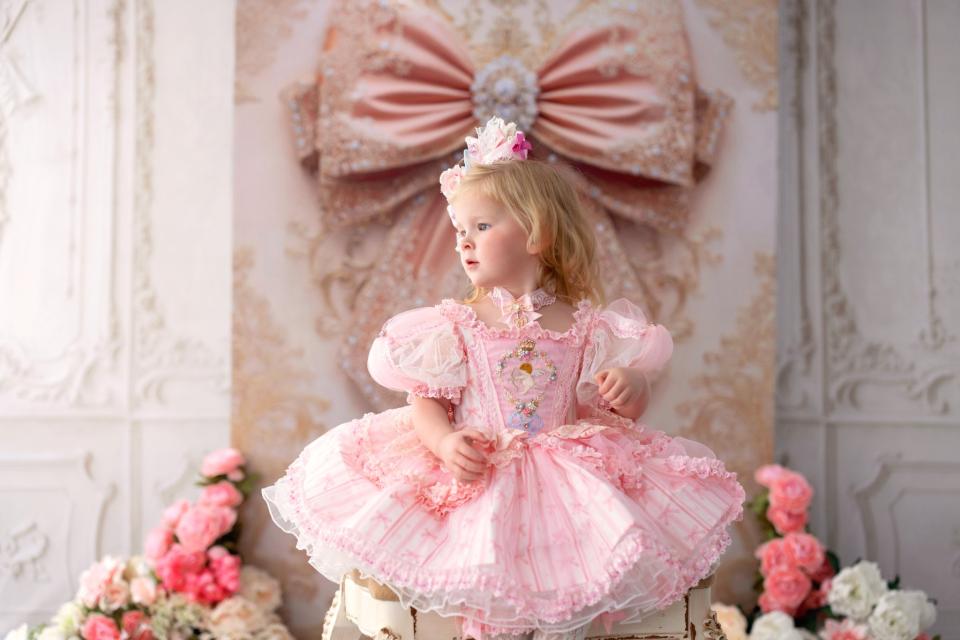 Opulent Bow Rosette Royale Skinny (WM)