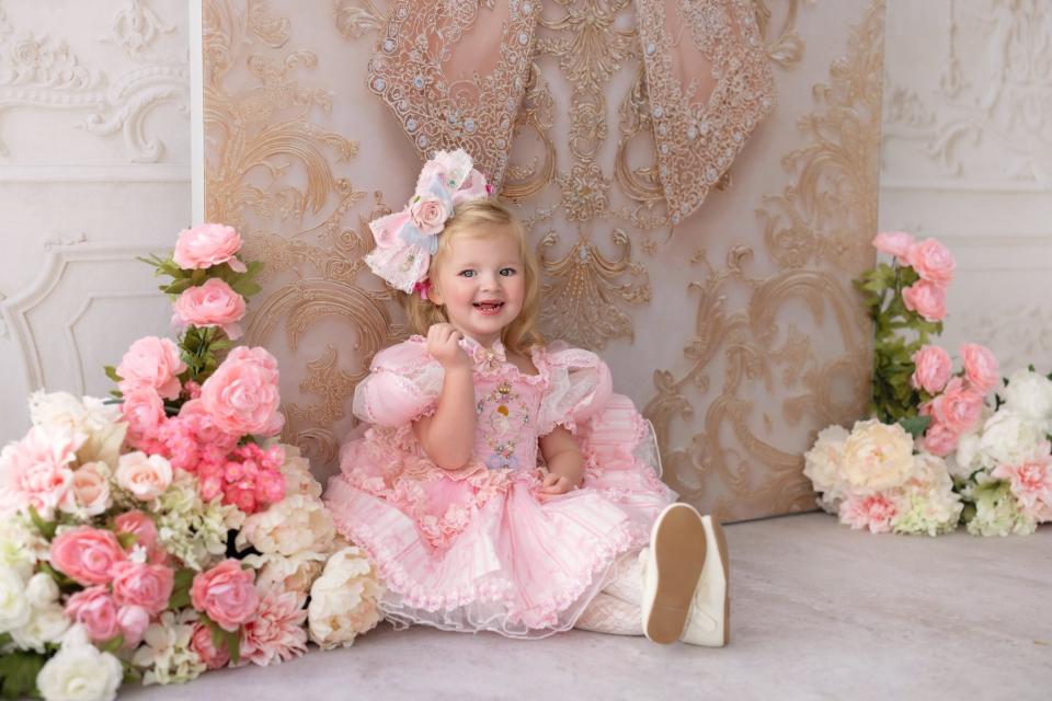 Opulent Bow Rosette Royale Skinny (WM)