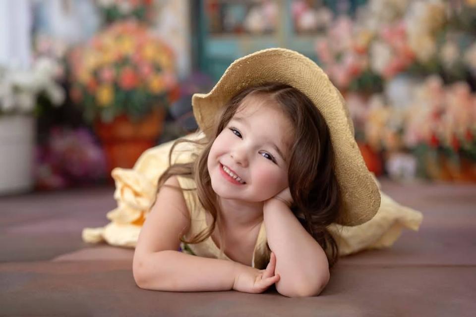 Painted Spring Flower Shop Sweep (WM)