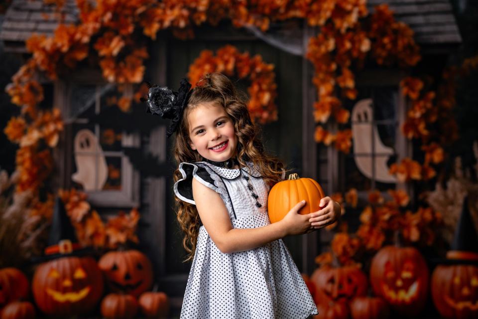 Quaint Cabin Halloween (JA)