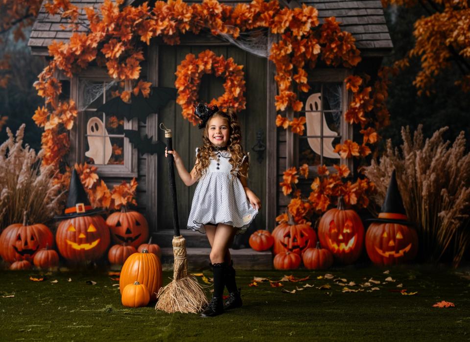 Quaint Cabin Halloween (JA)