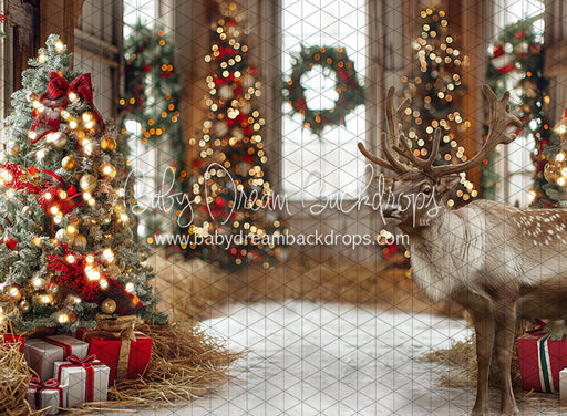 Santa Village Reindeer Stable (JA)