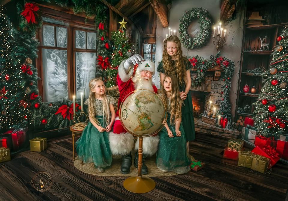 Santa's Christmas Cabin Side Wall (MD)