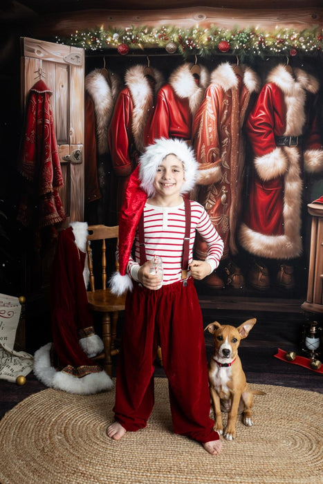 Santa's Rustic Cabin Closet (MD)