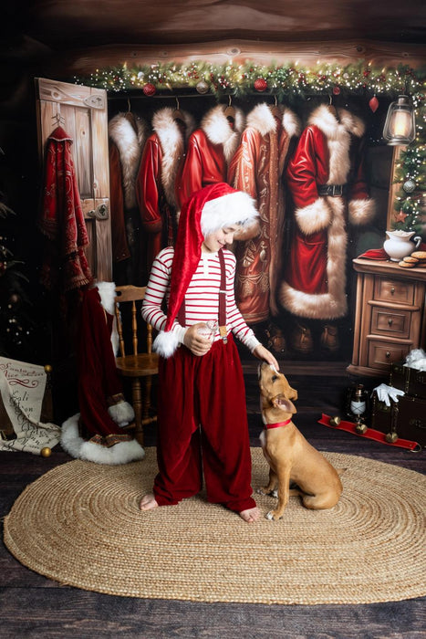 Santa's Rustic Cabin Closet (MD)