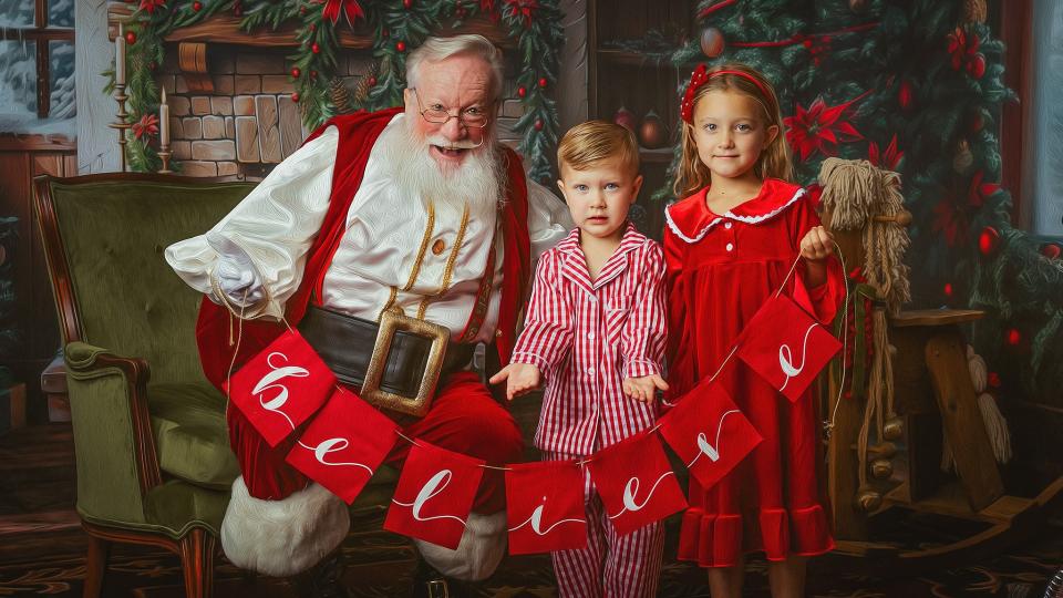 Santa's Christmas Cabin (Night) (MD)