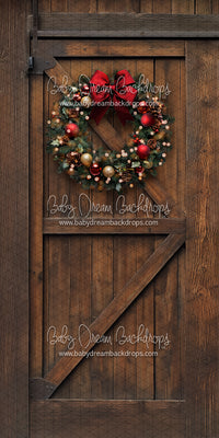 Skinny Cozy Stable Wreath Door Left (CC)