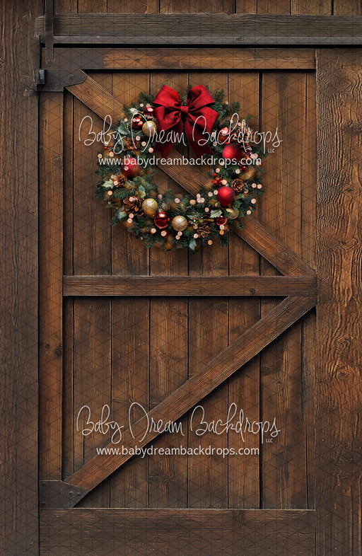Skinny Cozy Stable Wreath Door Left (CC)
