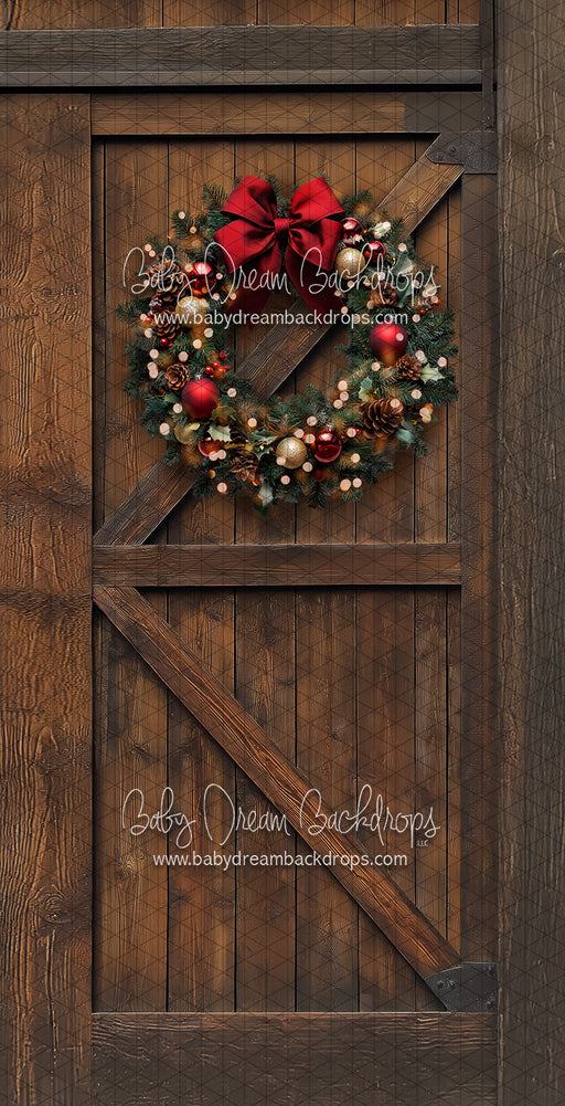 Skinny Cozy Stable Wreath Door Right (CC)